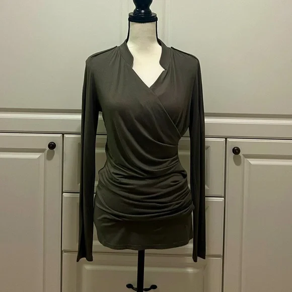 Ann Taylor Olive green ruched front | Wrap style size M - Picture 1 of 9